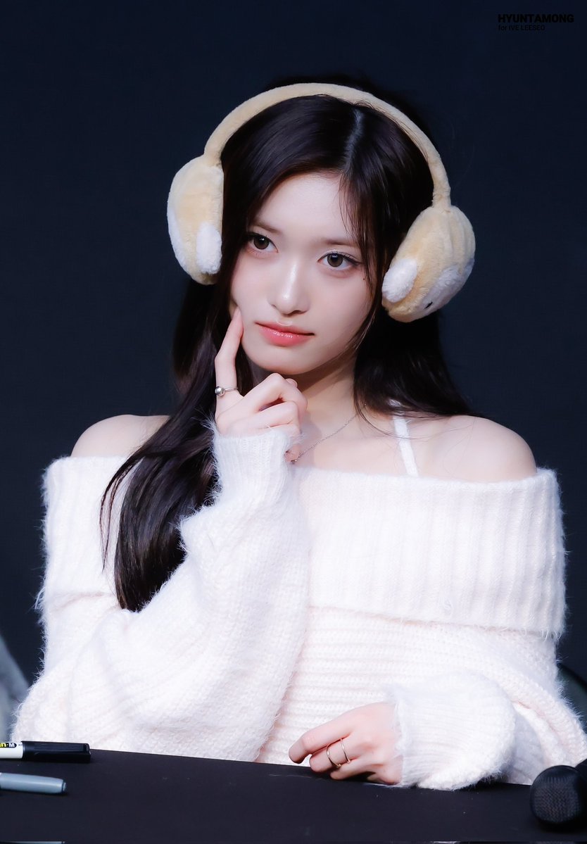 hyuntamong_0221's tweet image. 260118 HQ

#IVE #아이브 #이서 #イソ #LEESEO