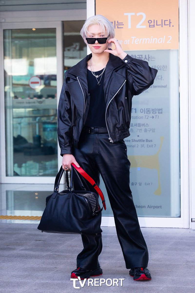 1024updates's tweet image. [📷] Mingi Incheon Departure heading to Paris in Louboutin, to attend 26FW Paris Fashion Week

#ATEEZ #에이티즈 #MINGI