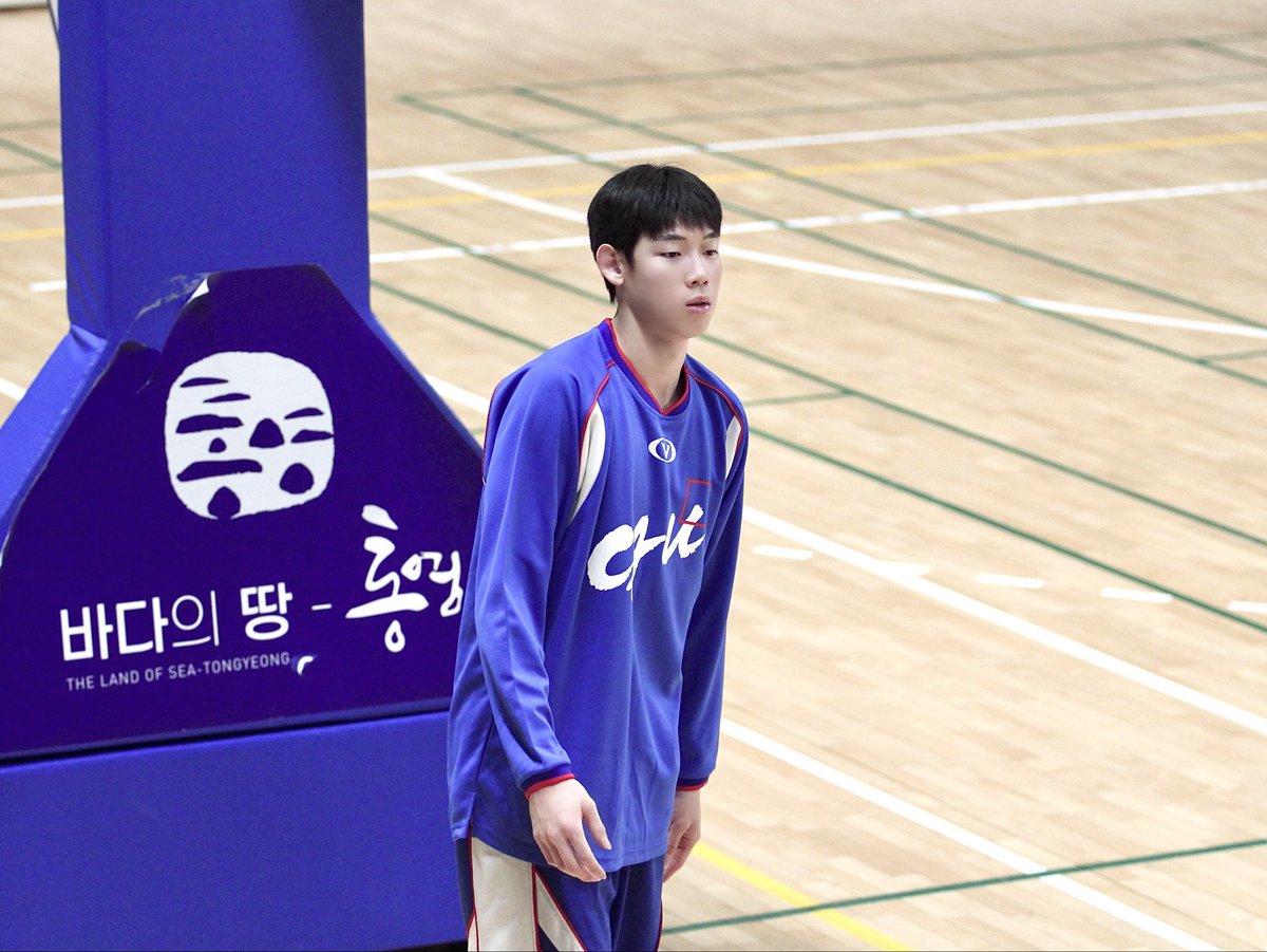 동계가 힘들지만 좋은 이유,,
중대 긴 옷들이 너무 취향이야 \(//∇//)\

중앙대농구부 원건