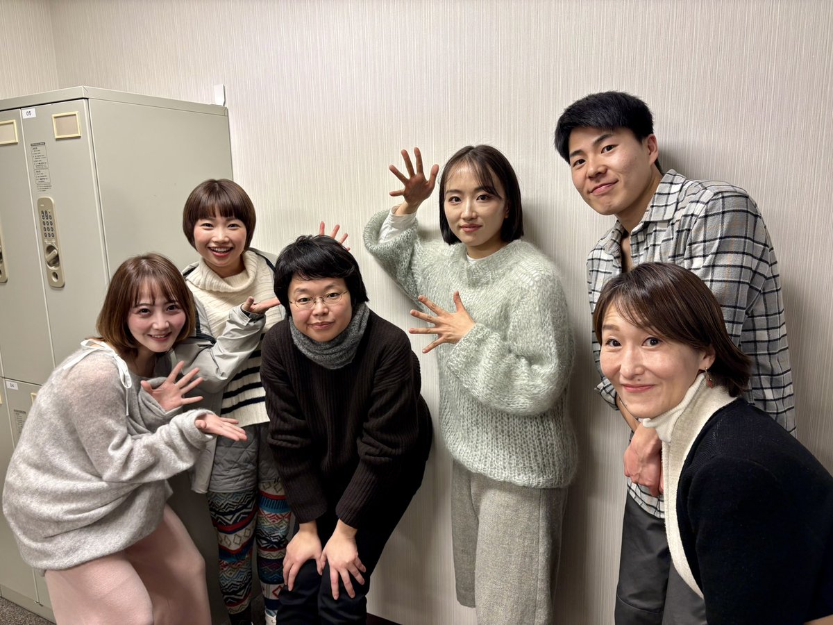 【🎾#アフタートーク③🐦】　
アップできていなかった画像（すみません！）

1/17(土)17時～の回の終演後に行った、３回目のアフタートーク。
登壇：木村玲衣、石森美咲、渡邊真砂珠、山下瑛司

最後に演出・西本由香さんにも登壇いただきました。
#賢治島2026