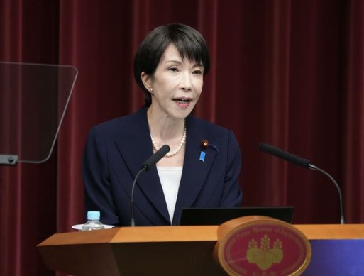 Японы парламентын доод танхимыг тарааж, ээлжит бус сонгууль явуулна 

Төлөөлөгчдийн танхимыг тараах шийдвэр нь Засгийн газрын нэр хүндийн үзүүлэлт өндөр байгаа үед сонгууль явуулахад чиглэсэн, тодорхой үндэслэлгүй алхам гэдгийг шүүмжлэгчид мэдэгдэж байна. Түүнчлэн өвлийн улиралд