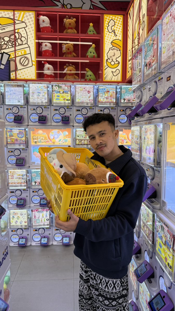 J A N G E K tweet media