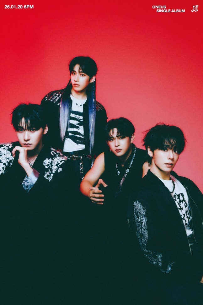 KimchiSoundz's tweet photo. ONEUS Q&A: “Our new song ‘Grenade’ is basically ONEUS… We put our whole heart and effort into it.”

https://t.co/x2TkSyeYJH

ONEUS has announced the start of a new chapter.

Today (the 20th) at 6 PM, ONEUS will release their single album “原 (Won)” on all major music platforms. The title “原” means their origin and a new beginning. Rather than simply going back to the past, ONEUS tells a story of rebirth, facing their roots and being “born again” in a new way.
The title track is “Grenade.” Members Keonhee and Hwanwoong participated in writing the lyrics, adding strong emotion and making the song even more complete. Built around a heavy bass, the track captures intense, strong emotions. It stands out for its bold sound progression, building tension to the maximum, like bottled-up energy suddenly exploding.

Q. It’s been about 7 months since your last release. How do you feel about coming back with “原”?
Leedo:
This is our last album with RBW, our first album of the new year, and also a comeback with a new style. The words that fit best are “the last” and “a new beginning” at the same time. It feels weird, but that also makes me excited.
Keonhee:
Since we recently reached our 7th debut anniversary, I  looked back on our journey. I realized we’ve run forward so hard, and it made me want to grow even more. I hope this album becomes the chance for us to take the next step forward.
Hwanwoong:
I’m excited because I think we can start 2026 in a powerful way with “原.” It’s a new challenge for us too, so I’m looking forward to how people will view this new side of ONEUS.
Xion:
This is our first album of 2026. I’m thankful we can greet our fans with a new album during our 7th anniversary year. Since this album carries the message of a new beginning, I also wanted to share the message that ONEUS will show even more in the future.

Q. “原” represents ONEUS’s origin and beginning. What do you personally think is the “origin of ONEUS”?
Leedo:
I think the origin of ONEUS is the people who love us. ONEUS, Tomoon (our fandom), and everyone who has supported us. Because people recognized us and gave us love, we were able to keep standing on stage.
Xion:
I think it’s “us.” We’re all different, but we came together as one team, and over time we created own unique color of ONEUS. Now, our color is ONEUS color, and that itself is ONEUS.

Q. Keonhee and Hwanwoong wrote lyrics for the title track “Grenade.” What did you focus on?
Keonhee:
I started by thinking about what we truly wanted to say as ONEUS, in line with the album’s theme. If a part didn’t feel sincere enough, or didn’t feel like it matched ONEUS, we boldly removed it.
Hwanwoong:
At the beginning, I wrote lyrics while imagining situations that match the word “Grenade,” which is the identity of this song. A grenade is in a state where the pin has been pulled, and you don’t know when it will explode. That strangely reminded me of us, throwing our whole hearts toward our goal without stopping. I tried to capture those opposite feelings: confidence and danger.

Q. Since you’re known as “leading performers of 4th-gen,” expectations for the “Grenade” performance are high. Any key choreography or killing parts?
Hwanwoong:
Even though the performance is nonstop and intense, I want people to focus on the clean, sharp movements. The main highlights are: the chorus choreography that looks like pulling out a grenade pin with your teeth and throwing it, parts expressing a dangerous and urgent situation, and the “explosive” part that signals a sudden turning point.

Q. This is also your last album released through RBW. It must feel emotional.
Xion:
I think this is the first time I’ve ever felt emotions like this. I first started music at RBW, so I wondered if this is what it feels like to leave home and step out into the world. I’m scared, but also excited. This may be our last album with RBW, but we’ll continue to greet you with even more music as ONEUS, so please keep watching us.

Q. Lastly, what would you like to say to Tomoon?
Leedo:
ONEUS is back in 2026 with a new album. We worked really hard to prepare music and stages we’ve never shown before, so I hope Tomoon will love it. Please give us lots of love and support.

Keonhee:
Tomoon! Thank you for joining and supporting our new challenge. We’ll show you lots of different music and stages. I hope we’ll stay together for a long, long time, and please support us during this promotion too!
Hwanwoong:
We prepared amazing songs and performances that will blow away Tomoon’s worries and stress all at once. Even though this winter is cold, I hope you enjoy it in a hot, passionate way. Let’s truly burn it up this time. I love you, Tomoon.
Xion:
Our To Moon, I’m so happy we can meet you like this from the very beginning of the new year. Based on the trust we’ve built until now, I hope you can fully enjoy everything from your place. We prepared with all our effort, please give us lots of love. Thank you always, I love you🖤

(정희연 동아닷컴 reporter)