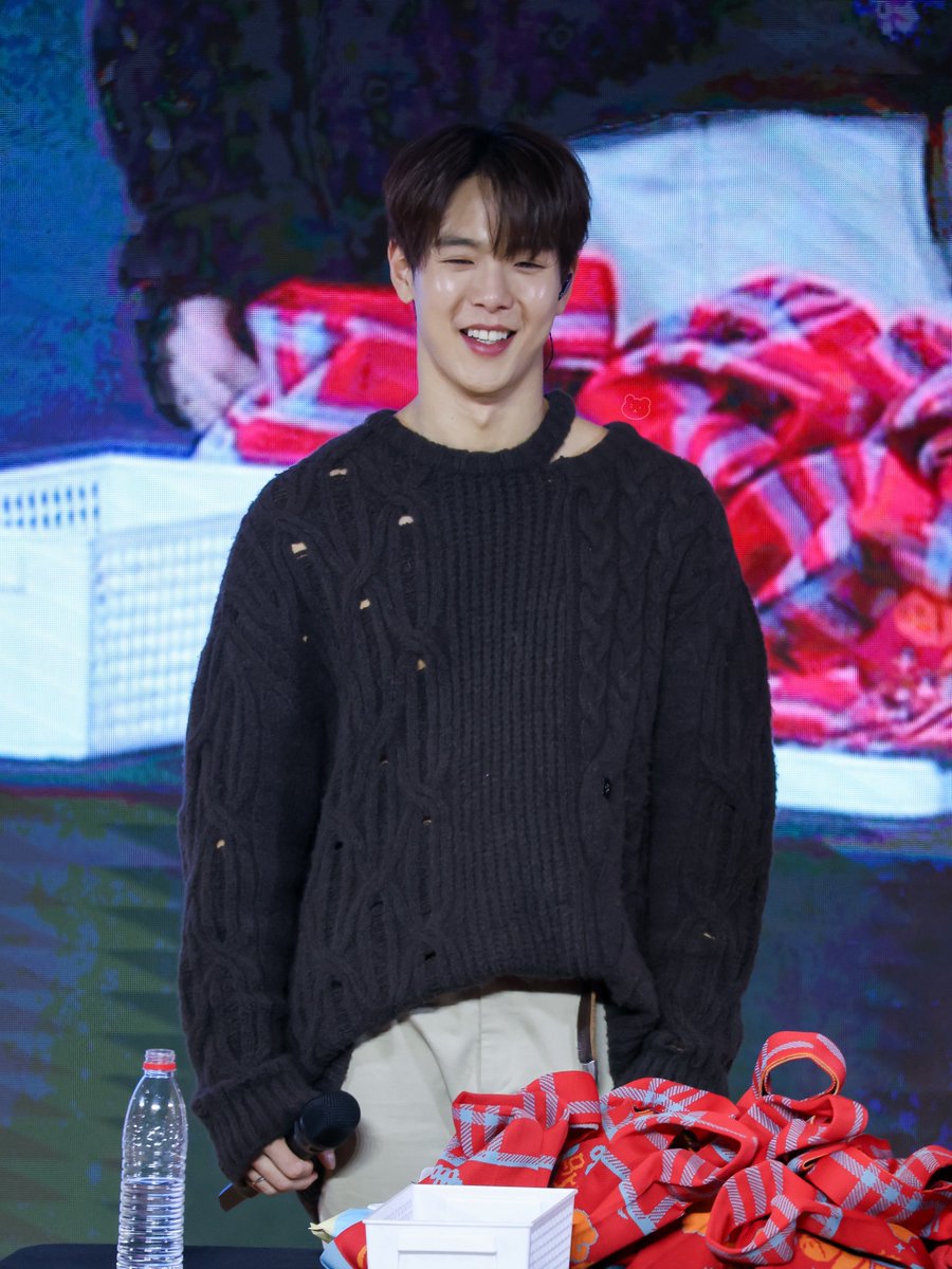 baby_nudarin's tweet photo. 260117 #셔누

양 볼에 짱 귀여운 빛줄기 .. ( ˵ˊ ᵕ ˋ˶ ) ♡ https://t.co/AnP38eTJOv