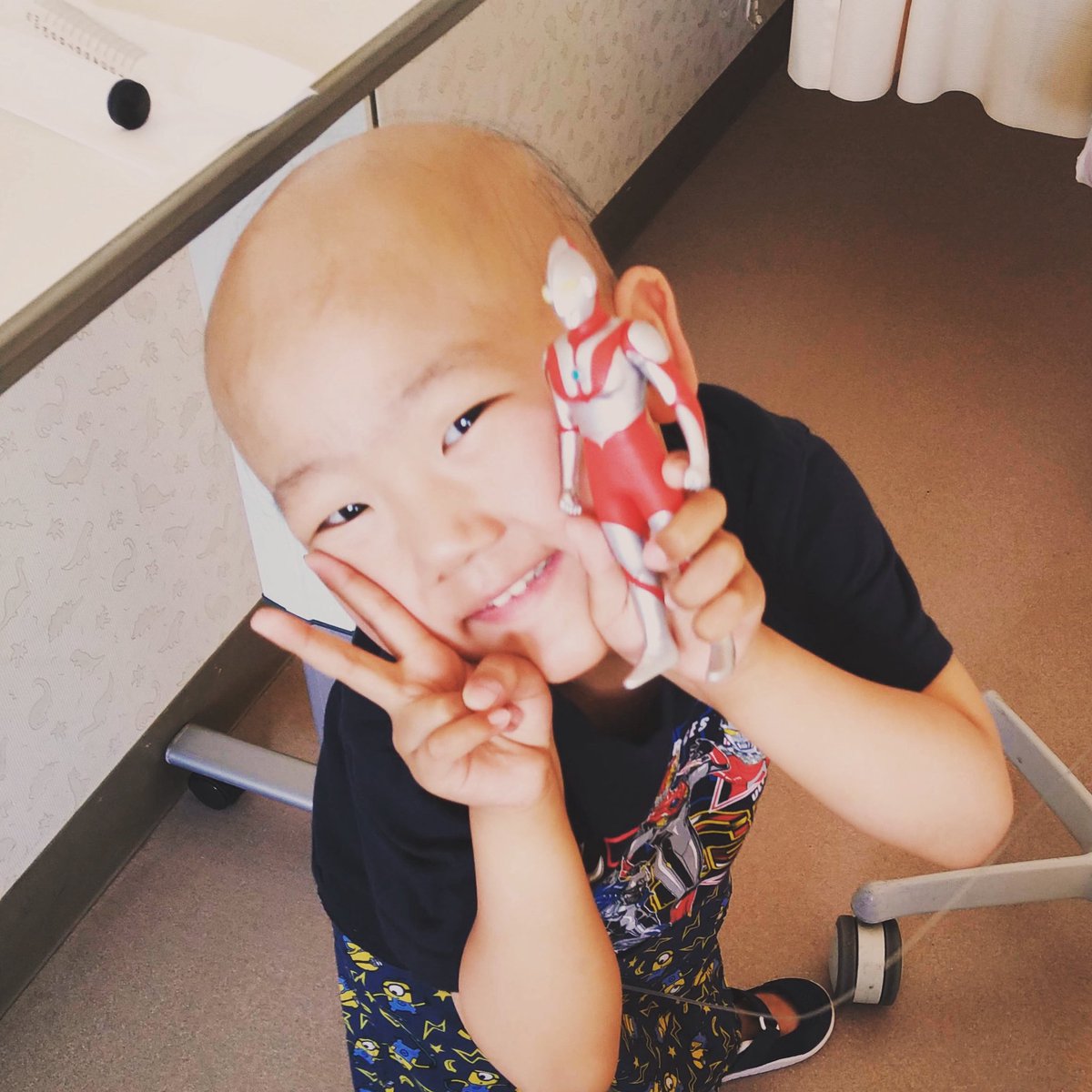 私は4歳の息子を白血病で亡くしました。
子どもが亡くなるのは辛い。
人生で一番の苦しさを味わいました。

日本のこどもの自殺者数は過去最多を更新し続けています。
子どもの総数は「減っているのに」です。
コロナ禍移行毎年500人超えです。毎週10人以上自殺してます。