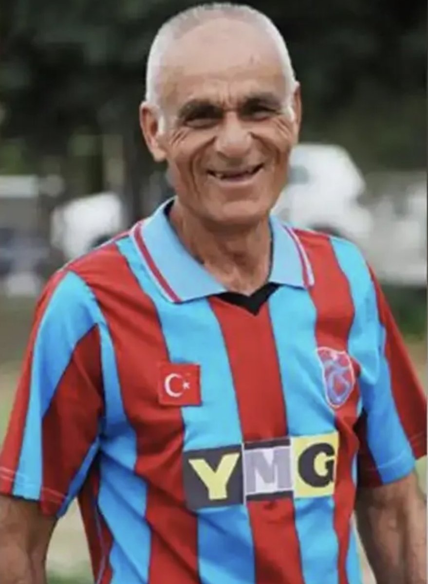 mresitakcay's tweet photo. Trabzonspor'un ve Türk futbolunun duayen ismi Hatay Yurdakul’u https://t.co/1s0qIkK9cFğerli Yurdakul ailesine başsağlığı dilerim. https://t.co/auhfLVAmG8