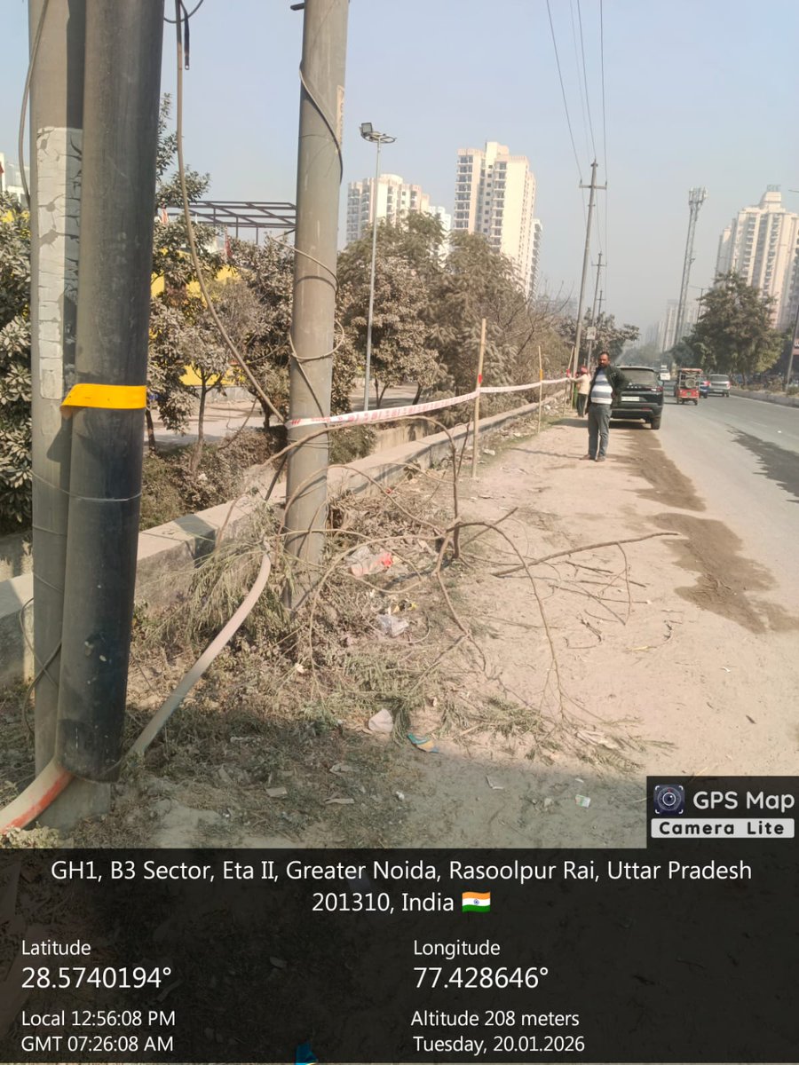 newsbharatlivex's tweet photo. ग्रेटर नोएडा वेस्ट से खबर
NOIDA Ext. Sec-1 हनुमान मंदिर से राइज पुलिस चौकी तक के खुले नाले को कवर करने का कार्य शुरू।
प्राधिकरण मैनेजर रोहित गुप्ता के निर्देश पर
सुपरवाइज़र आशुतोष द्विवेदी व सन्नी टोंगड़ की टीम सुबह से फेसिंग कार्य में जुटी।

नाले के कवर होने से दुर्घटनाओं की आशंका कम,
स्थानीय निवासियों ने जताया संतोष..
@OfficialGNIDA

#BreakingNews
#GreaterNoidaWest
#NoidaExtension
#GNIDA