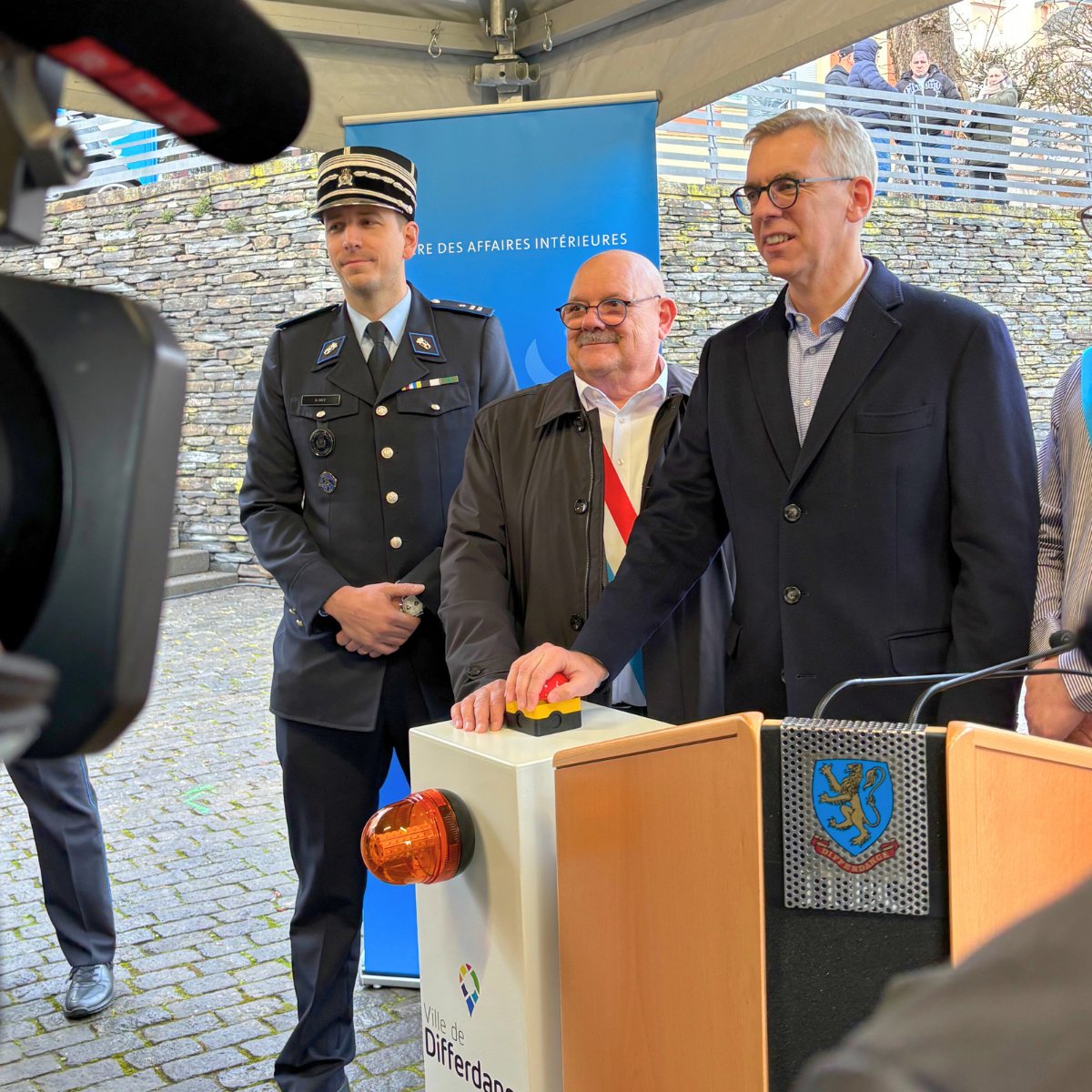 LuxConnect tweet media