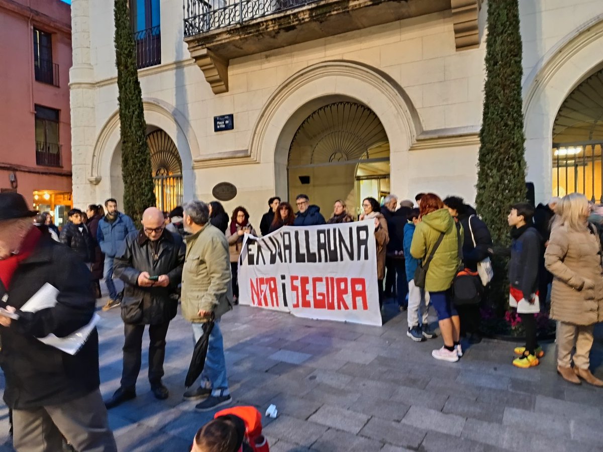 IndependentBDN's tweet image. 'Afeblir l’educació pública a #'Badalona no és un error: és una estratègia', opinió de Gaby Ramirez al bloc d'Educació de l'Independent t.ly/BqsQ-