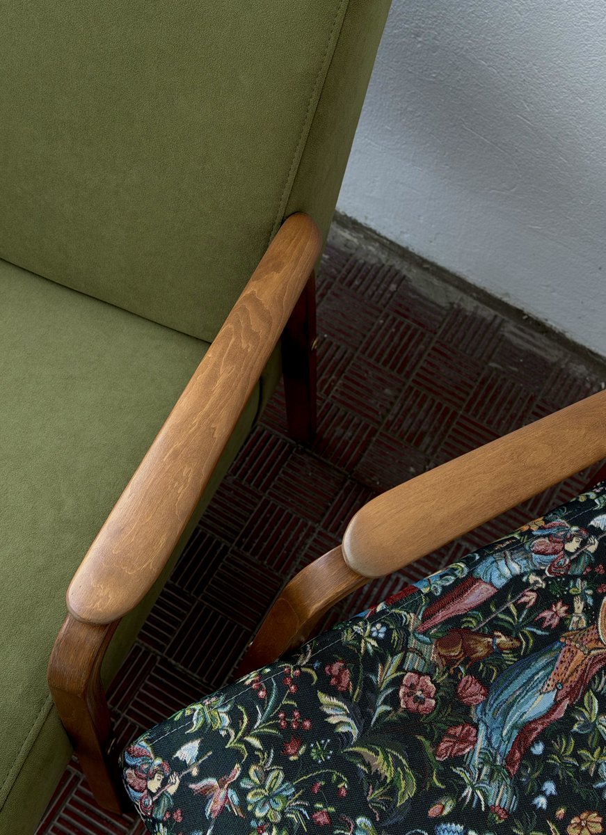 verinykresla's tweet image. Ребята, надо репосты, продаю пару кресел
БССР, 60е, гнутая березовая фанера, немецкое масло osmo
Внутри пружины, войлок, свежий поролон, снаружи жаккард с собачками от фабрики «Павлово-Посадский шелк» и мебельный велюр
1 = 21 т.р.
2 = 40 т.р.
Доставка оплачивается отдельно