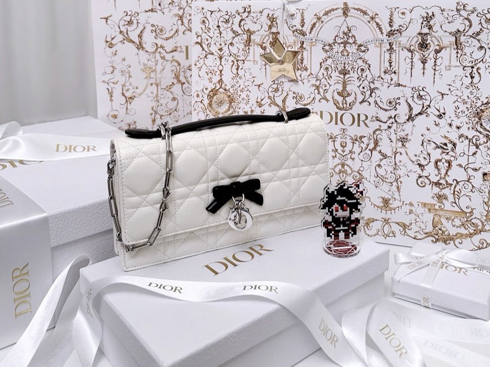 26𝑠𝑠 𝐶𝑜𝑙𝑙𝑒𝑐𝑡𝑖𝑜𝑛 𝜗𝜚꙳.*