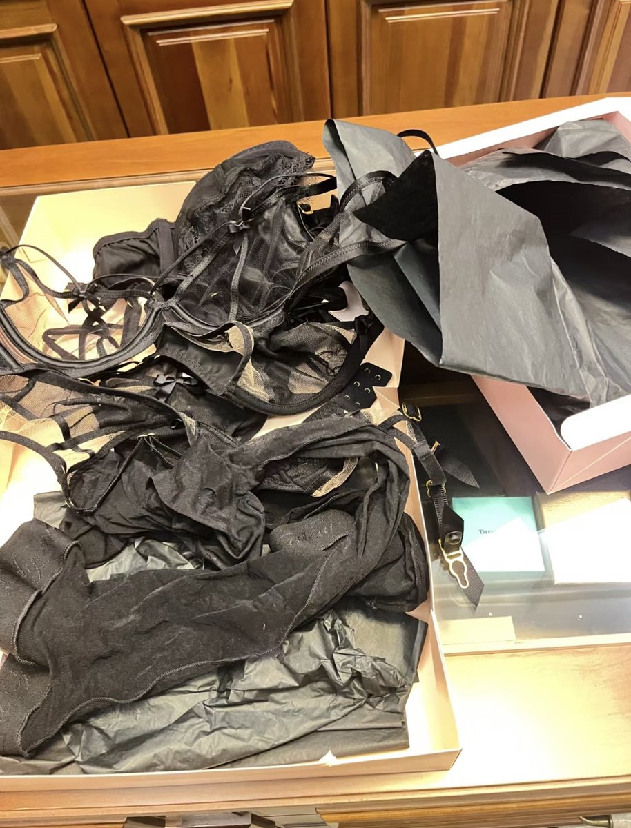 单男带照片自我介绍私哦，点赞抽原味 https://t.co/X9p5IfVSEp