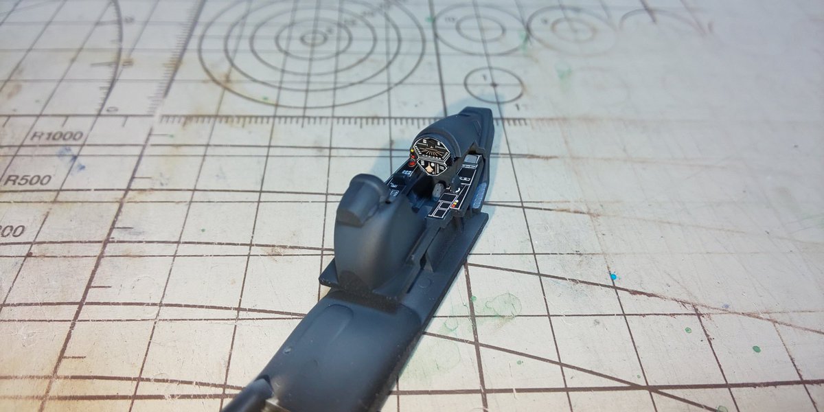 rianPSO2's tweet image. つや消しと光沢クリアの筆塗り終りだっぴ～(。-ω-)ノ
明日からは組立てと合わせ目消しだっぴ～🐸
ここからが本番だっぴ🐤