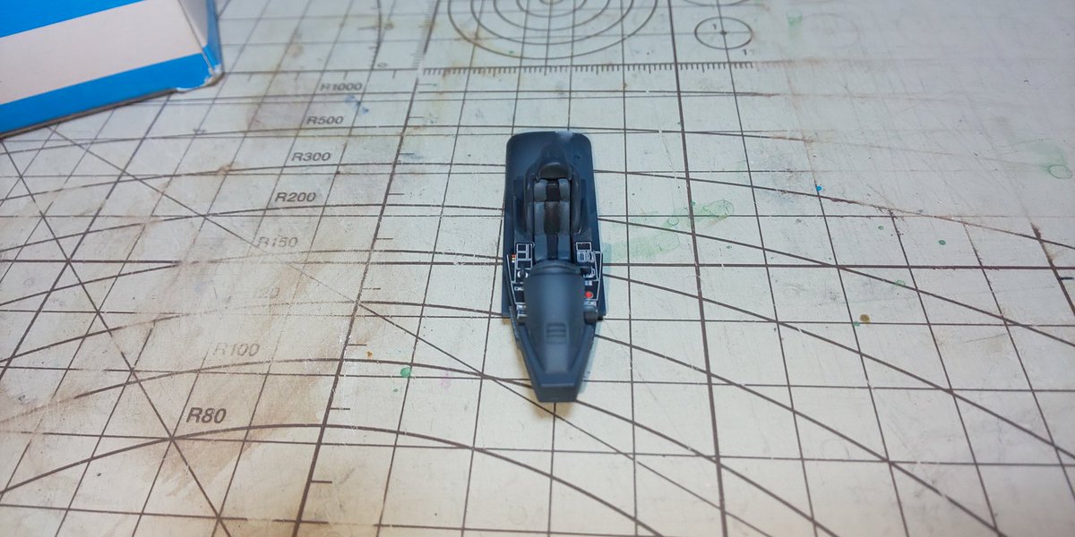 rianPSO2's tweet image. つや消しと光沢クリアの筆塗り終りだっぴ～(。-ω-)ノ
明日からは組立てと合わせ目消しだっぴ～🐸
ここからが本番だっぴ🐤