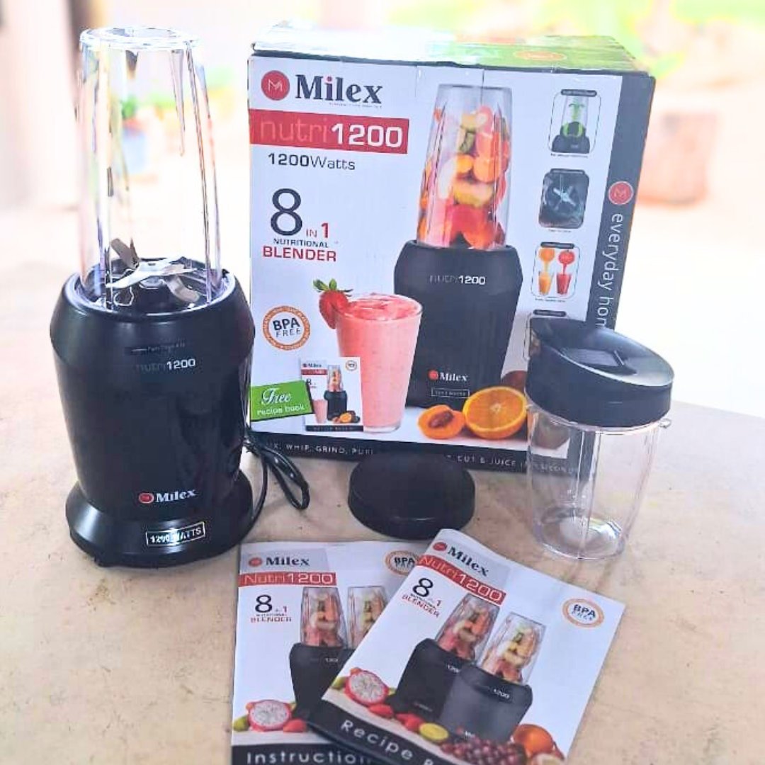 Kaboutjie's tweet image. Got the Milex Nutri1200 Blender from Takealot! 🎉 Made frozen watermelon slushies – superb! 🍉 Love that it's compact with 2 jug sizes &amp;amp; sip lid. BUT no on/off switch &amp;amp; that round 2-prong plug needs an adaptor 😤 Why do those exist?
#Milex #Takealot #KitchenGadgets #HonestReview