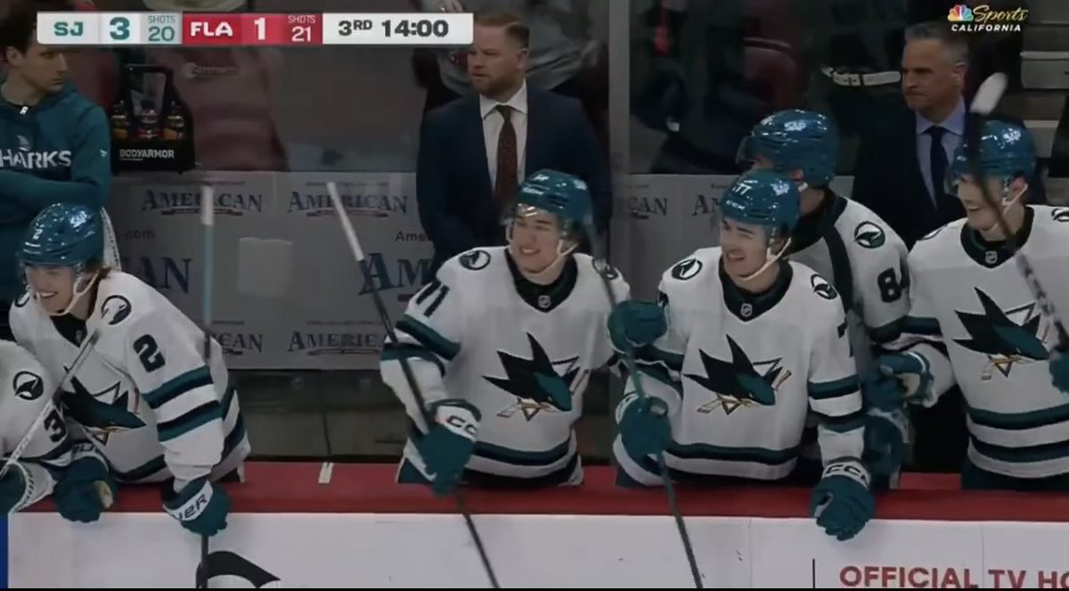 azreal_dl's tweet photo. sharks' 20 and under really enjoyed that goalie fight. they were so geeked out. literal children #thefutureisteal https://t.co/p3COiiNCHv