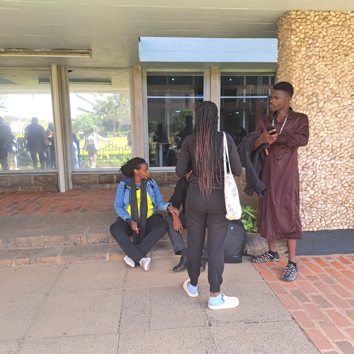 kinsishukri007's tweet photo. There's hope in meaningful conversations #wellness #friendships #hope #UoN #unctv https://t.co/gXvO9o2ags
