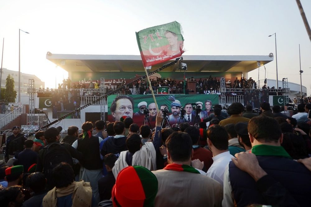 #Pakistan 🇵🇰 <a href="/Pakistan_Press/">Pakistan Press Foundation</a> is concerned that journalists were deliberately targeted while carrying out their professional duties.

buff.ly/6sCUVCF