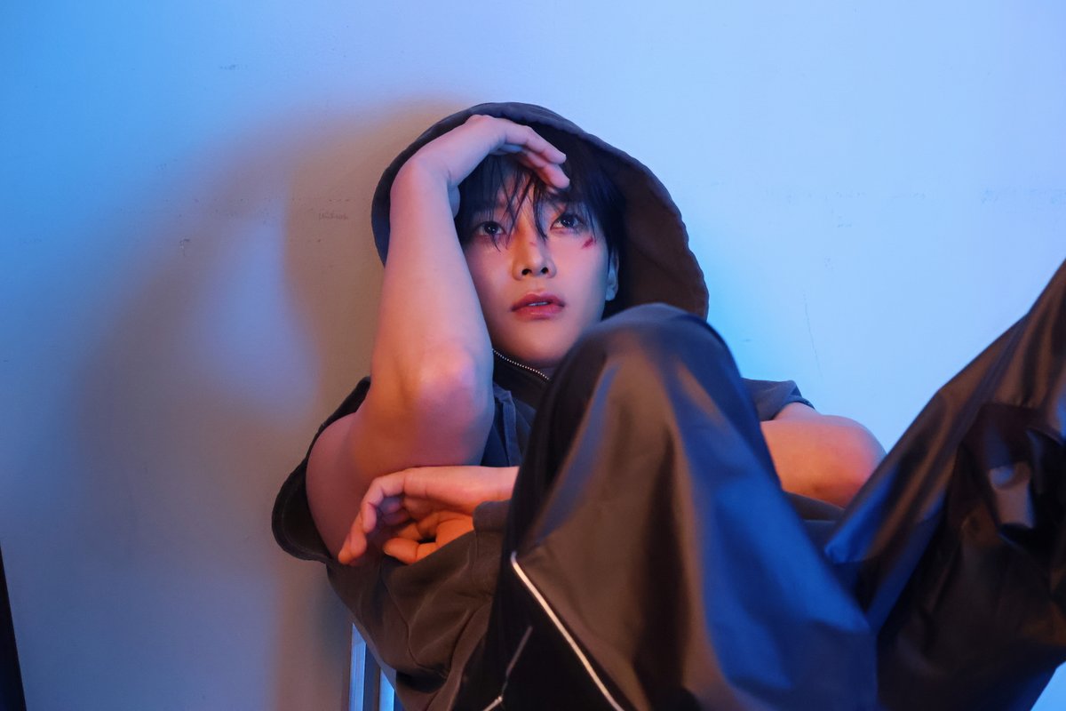 [📷] 2026 SEASON'S GREETINGS - RO WOON'S ACTIVITY 비하인드 - 🥊

2026 SEASON'S GREETINGS - RO WOON'S ACTIVITY의
🥊BOXING🥊 비하인드 사진을 공개합니다!

더 많은 사진 보러 가기
FAN CAFE > cafe.daum.net/officialROWOON…
WEVERSE > weverse.io/rowoon/media/4…

#로운 #ROWOON #로밍 #ROming <a href="/ewsbdi/">RW</a>