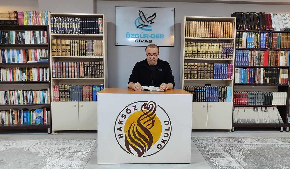 Bu hafta Pazartesi seminerimizde Sinan Ceran “Hadis Okumaları” başlığı altında “Tecessüs” konusunu anlattı.