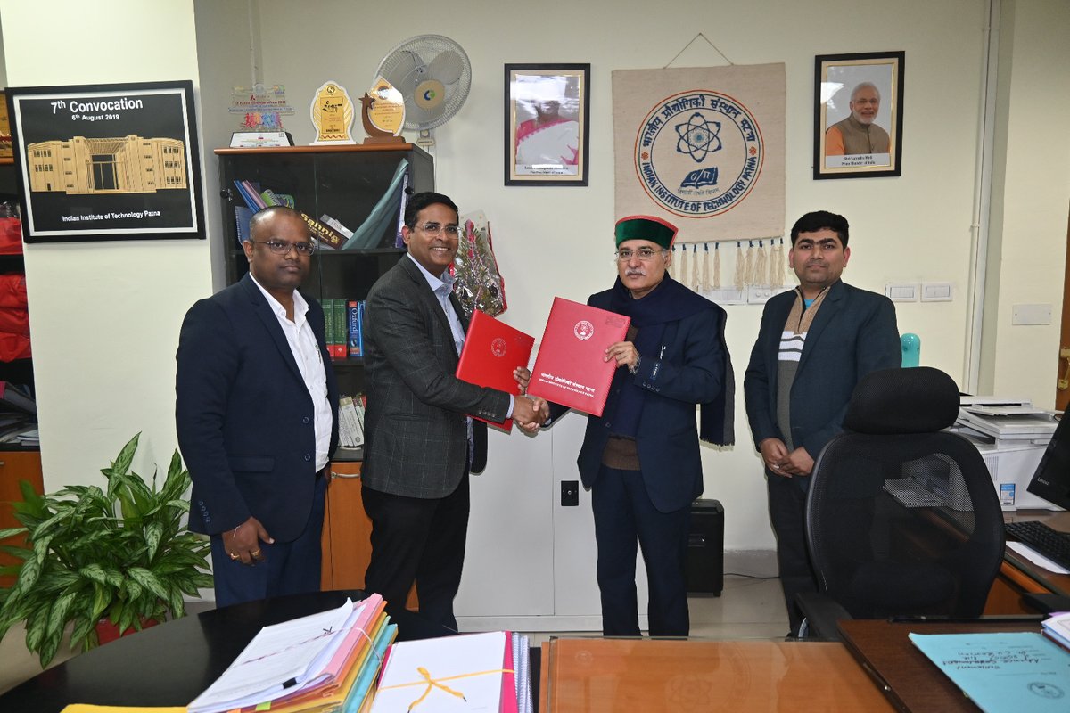IITPAT's tweet image. We are proud to share that a 𝗠𝗲𝗺𝗼𝗿𝗮𝗻𝗱𝘂𝗺 𝗼𝗳 𝗨𝗻𝗱𝗲𝗿𝘀𝘁𝗮𝗻𝗱𝗶𝗻𝗴 (𝗠𝗼𝗨) has been signed between 𝗥𝗮𝗶𝗹𝗧𝗲𝗹 𝗮𝗻𝗱 𝗜𝗜𝗧 𝗣𝗮𝘁𝗻𝗮 to collaborate on various networking and CCTV infrastructure projects.
#RailTel #IITPatna #MoUSigning #DigitalInfrastructure