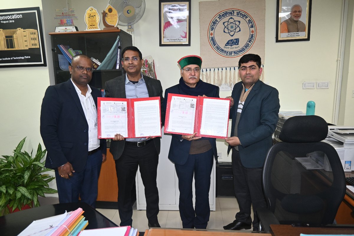 IITPAT's tweet image. We are proud to share that a 𝗠𝗲𝗺𝗼𝗿𝗮𝗻𝗱𝘂𝗺 𝗼𝗳 𝗨𝗻𝗱𝗲𝗿𝘀𝘁𝗮𝗻𝗱𝗶𝗻𝗴 (𝗠𝗼𝗨) has been signed between 𝗥𝗮𝗶𝗹𝗧𝗲𝗹 𝗮𝗻𝗱 𝗜𝗜𝗧 𝗣𝗮𝘁𝗻𝗮 to collaborate on various networking and CCTV infrastructure projects.
#RailTel #IITPatna #MoUSigning #DigitalInfrastructure