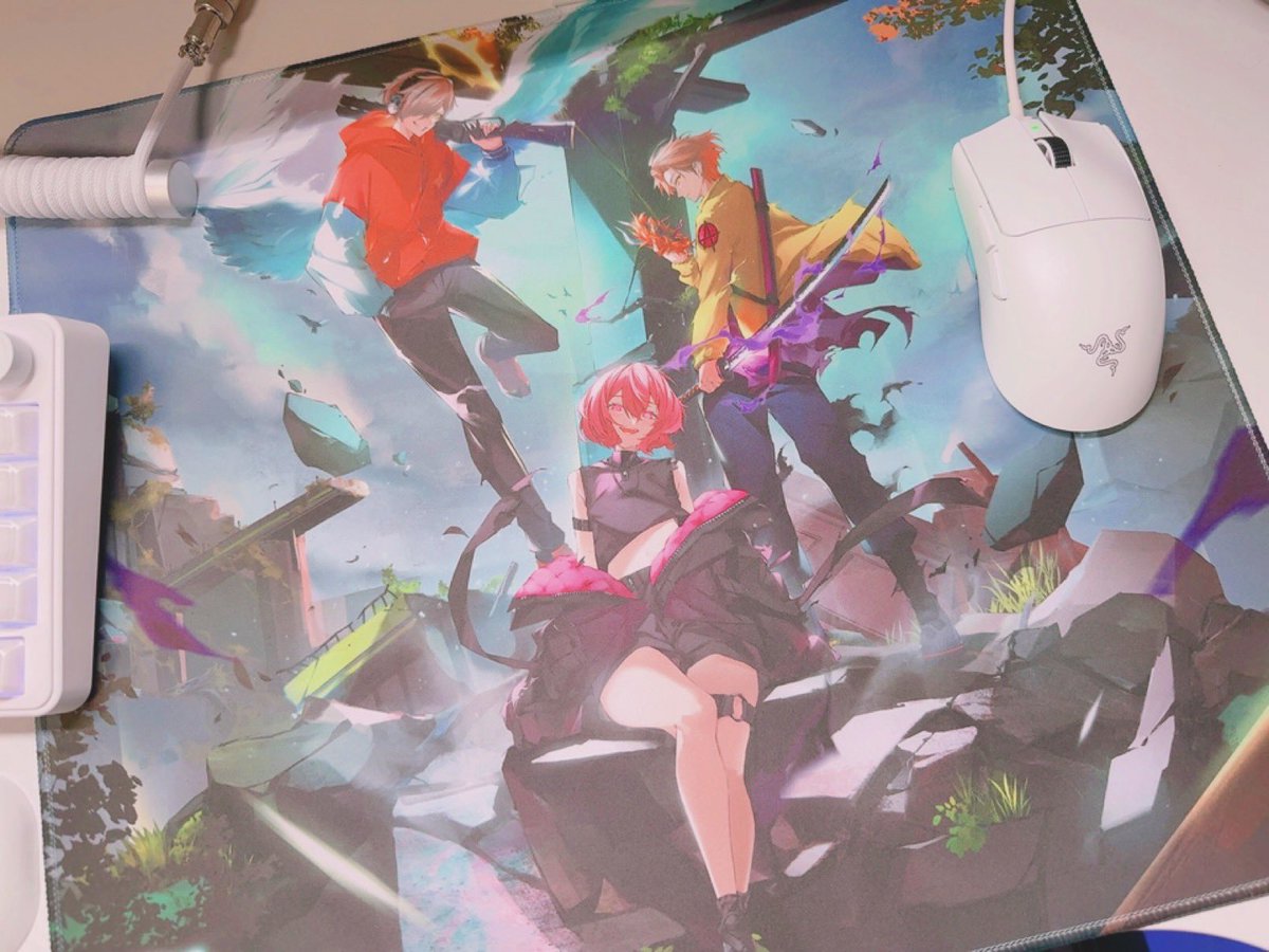 CRのマウスパッド届いたぁぁぁ(○ ˃̶͈̀ロ˂̶͈́)੭ꠥ⁾⁾ ビジュ良すぎる