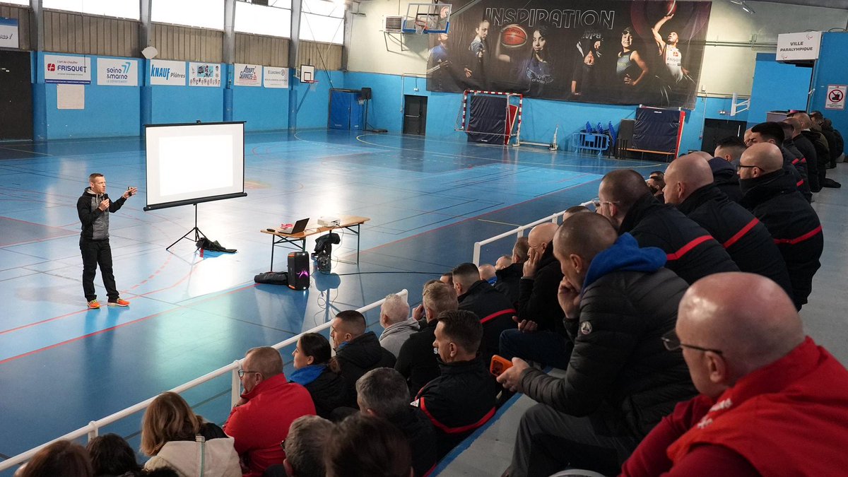 Sapeurs-Pompiers 77 tweet media