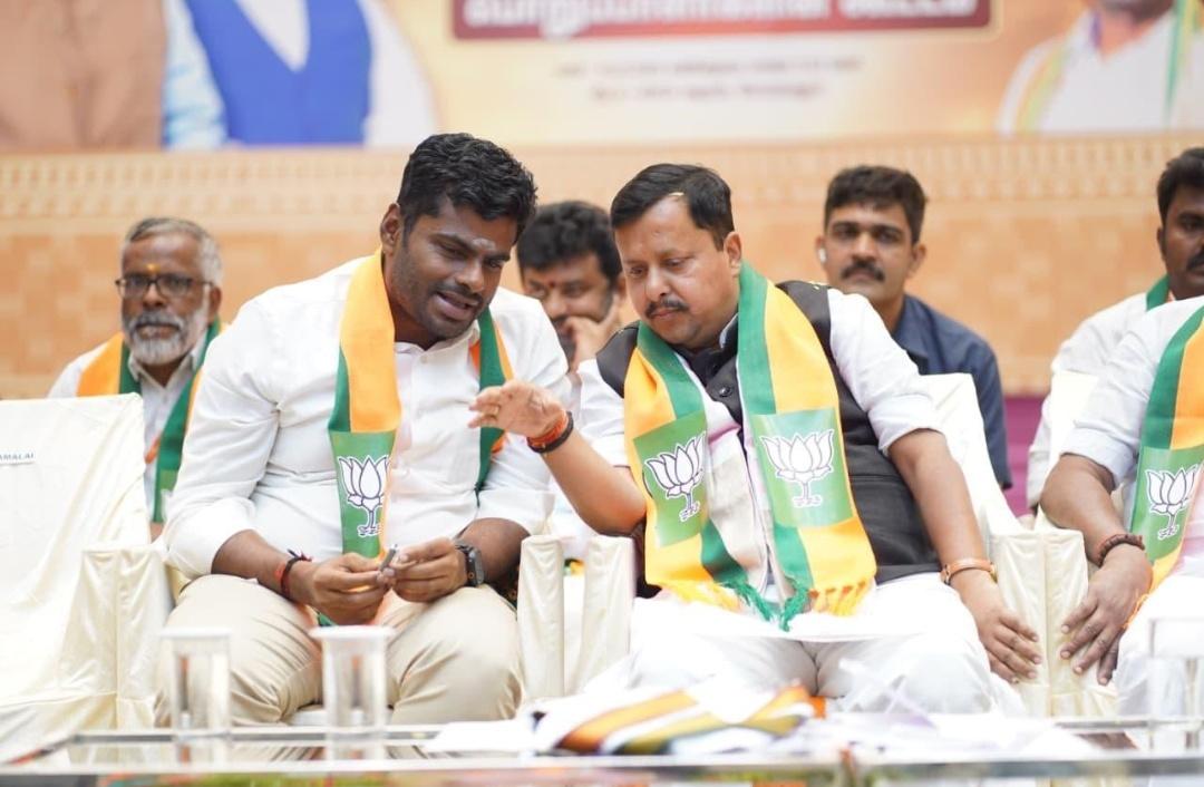 mesthrisp's tweet photo. உலகின் மிகப்பெரிய ஜனநாயக கட்சியான பாரதிய ஜனதா கட்சியின் தலைவராக பொறுப்பேற்கும் திருமிகு நித்தின் நவீன் அவர்களுக்கு என்னுடைய வாழ்த்துக்களையும் வணக்கங்களையும் தெரிவித்துக் கொள்கிறேன் @annamalai_k @NitinNabin @tnbjp @blsanthosh https://t.co/53WH9wRI1y