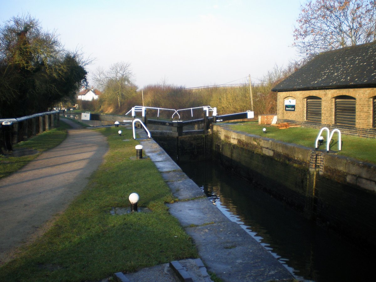 retired_tom's tweet photo. My photos from #January 2009
@CanalRiverTrust #GrandUnionCanal #Bulbourne #Lock #Narrowboat #DryDock #Reflection #Dew
#Canals & #Waterways can provide #Peace & #calm for your own #Wellbeing #Lifesbetterbywater #KeepCanalsAlive https://t.co/kibSdzLaTN