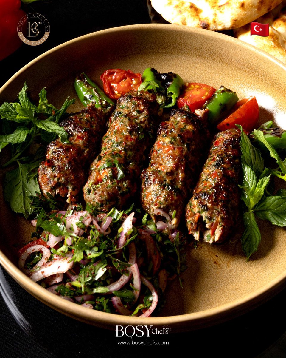 İmza sunumlarla yöresel lezzet tutkunlarına özel hazırladığımız menümüzde en dikkat çeken lezzetlerden biri olan Haşhaş Kebabı; enfes lezzeti ve közlenmiş domates ve biber eşliği ile tam bir lezzet şöleni yaşatacak.

Rezervasyon:
0342 215 44 00
0533 134 66 66

#bosychefs #kebap