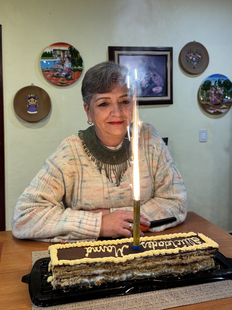 Quique_Simon's tweet photo. ¡Feliz cumpleaños mamá! 

Que Dios nos siga bendiciendo con tu vida. Gracias por todo. ¡Te amo!

FELICIDADES DOÑA LETY https://t.co/bxZT6GZULv