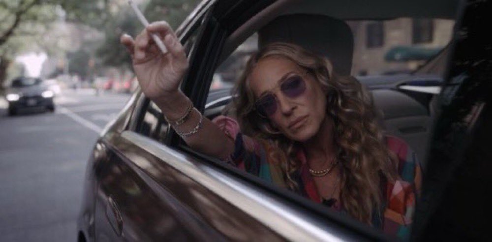 laurischattin's tweet image. y’all mad about the lack of jewelry on the red carpets…i’m mad at the girls not styling their hair anymore. cause why are you showing up to my red carpet with unbrushed waves