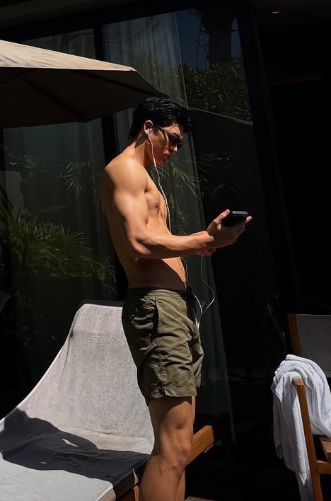 caramel🥞 #arnoldtua era tweet media