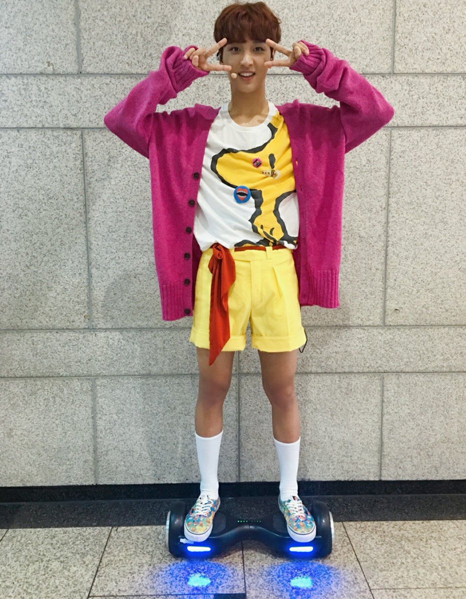 0NAENNAE's tweet image. 통통무릎