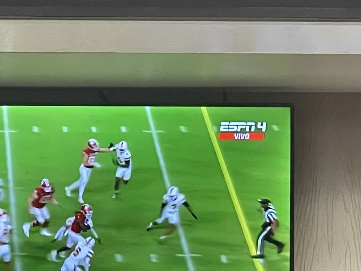 ak2themax's tweet image. They have ESPN4 in Ecuador. Do they call it “The Quatro?”