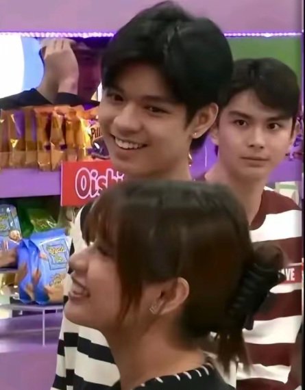 lpeepxs's tweet image. na para bang hintayin mo magiging akin yan HAHAHAHHAHAHAHAHAHAHAHHAHA