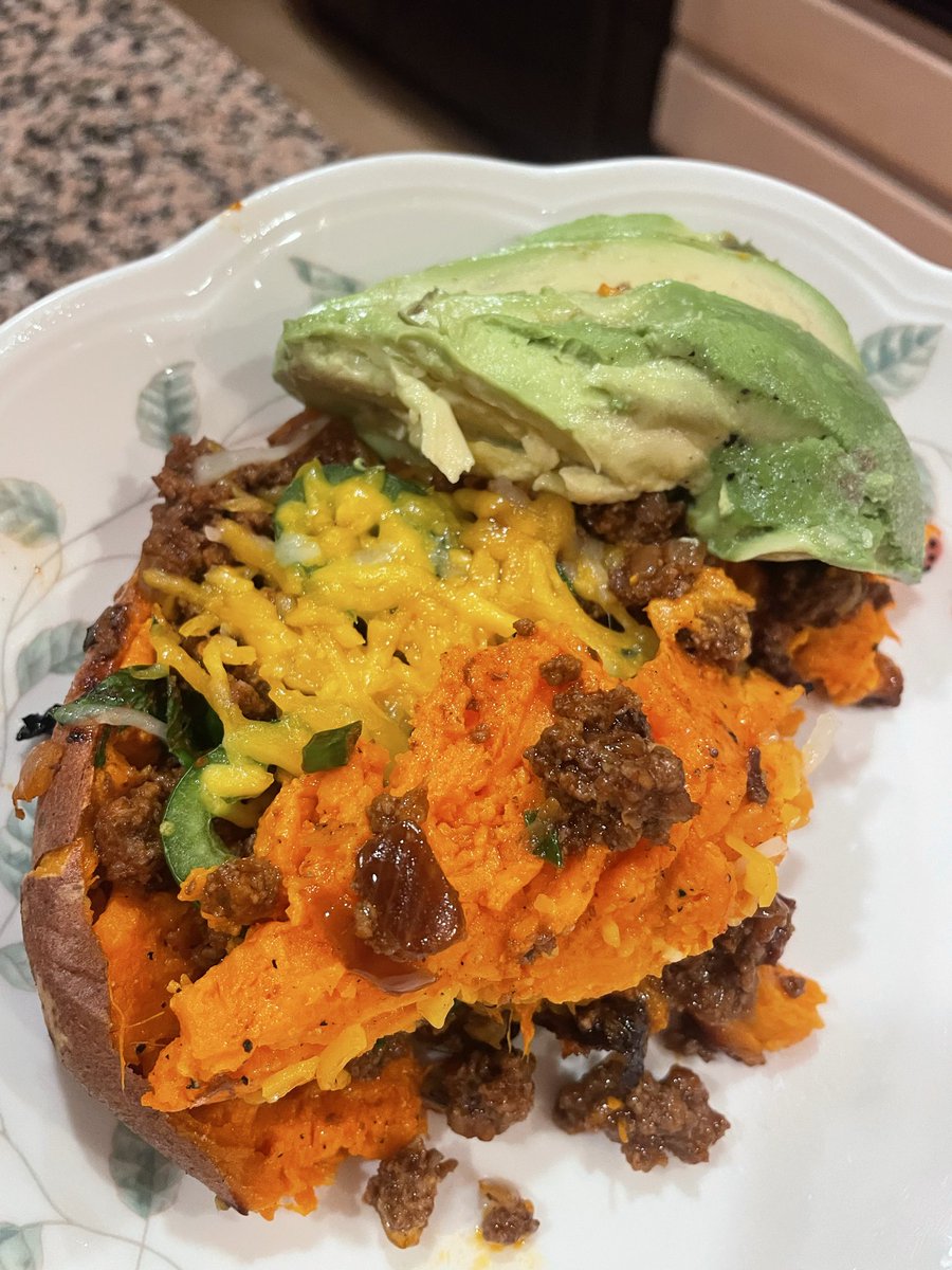 On this  very cold day, I made chipotle hamburger over sweet potatoes for dinner tonight.