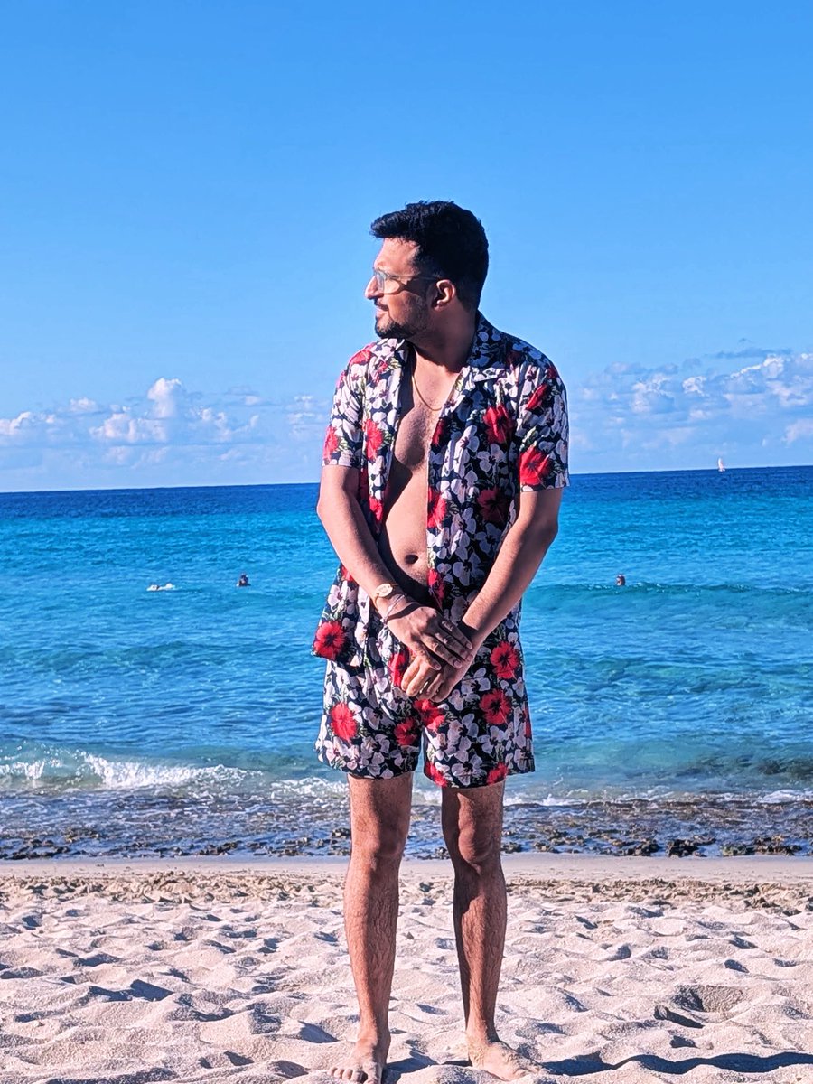 optimistclysure's tweet photo. Not sure how long I’ll recover from the Cuba beach fever… but here’s a throwback while I try 🌊☀️ #InstaSawItFirst https://t.co/Cb3e8NA4cS