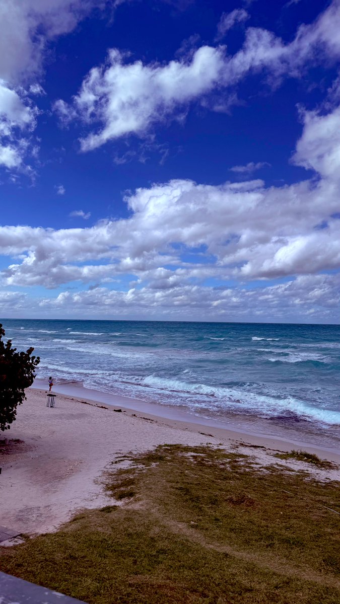 optimistclysure's tweet photo. Not sure how long I’ll recover from the Cuba beach fever… but here’s a throwback while I try 🌊☀️ #InstaSawItFirst https://t.co/Cb3e8NA4cS