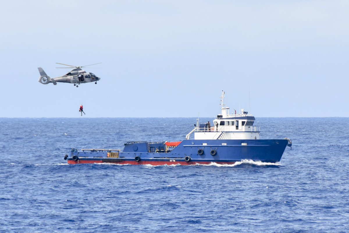 ALPACI_FAPF's tweet photo. ⚓💥 4,87 tonnes de cocaïne interceptées en Polynésie française !
Vendredi 16 janvier, une unité de la @MarineNationale a saisi en mer 9️⃣6️⃣ ballots de cocaïne. Une opération menée avec le @HC_Polynesie987 en lien avec #OFAST
🌊 Une mobilisation sans relâche contre le narcotrafic https://t.co/txa34E8UFO