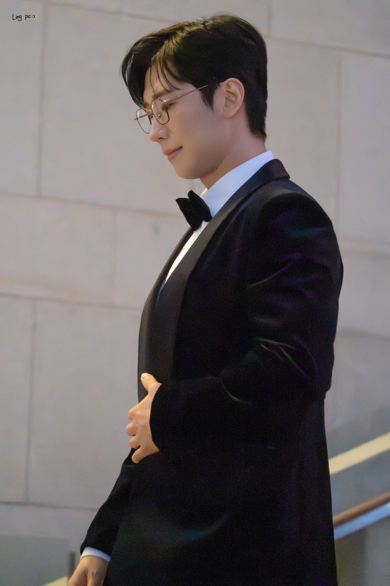LING_PIC_'s tweet photo. 260119 한국뮤지컬어워즈 

  #김경수 https://t.co/84JHrnbLDW