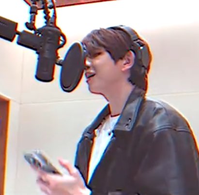 blackkdkd's tweet image. 녹음하는거 다줘요 ㅠ