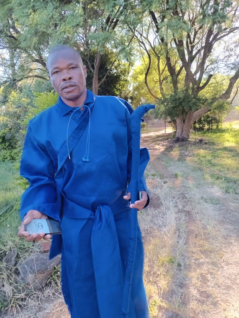 Snicki_Katope's tweet image. Free our hardworking champ Madzibaba Veshanduko 
He didn't commit any crime but is just a victim of persecution😡
Let him Go now!!