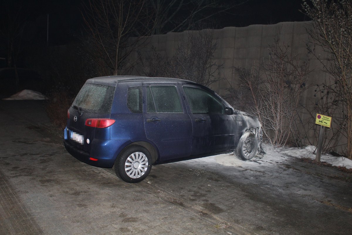 Neuer Beitrag online!
PKW Brandserie setzt sich fort - Mazda auf Parkplatz angezündet 
Cottbus den 18.01.2026 - In den frühen Morgenstunden des Sonntages wurden die Einsatzkräfte der Berufsfeuerwehr Wache 1 um 04:15 Uhr zu einem Brand eines Fahrzeuges d...
blaulichtreport-lausitz.de/pkw-brandserie…