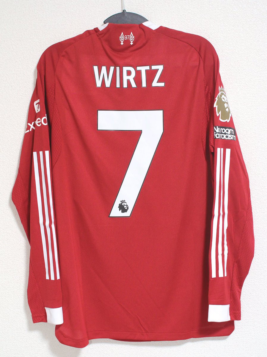 ヴィルツ選手 リバプールオーセンティック長袖。リバプールがNIKEから