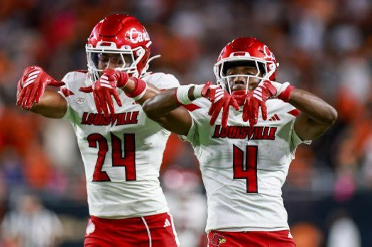 VilleMuse's tweet photo. There were only two teams this year to beat Miami in Hard Rock
The National Champions…
AND THE LOUISVILLE CARDINALS
#L1C4 #UDOWN https://t.co/V9LBQwfvSS