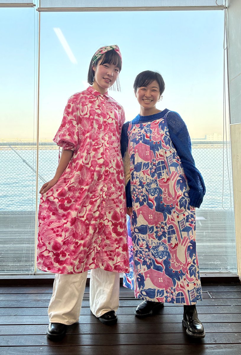 布博ファッションショー終わりにモデルさんと☺️📷

Jamのワンピースをパンツと合わせて、ハンカチをヘアバンド風にコーディネートしてみました