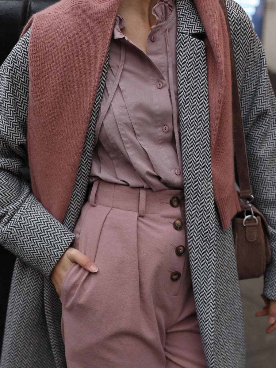 nancy wheeler akgae tweet media