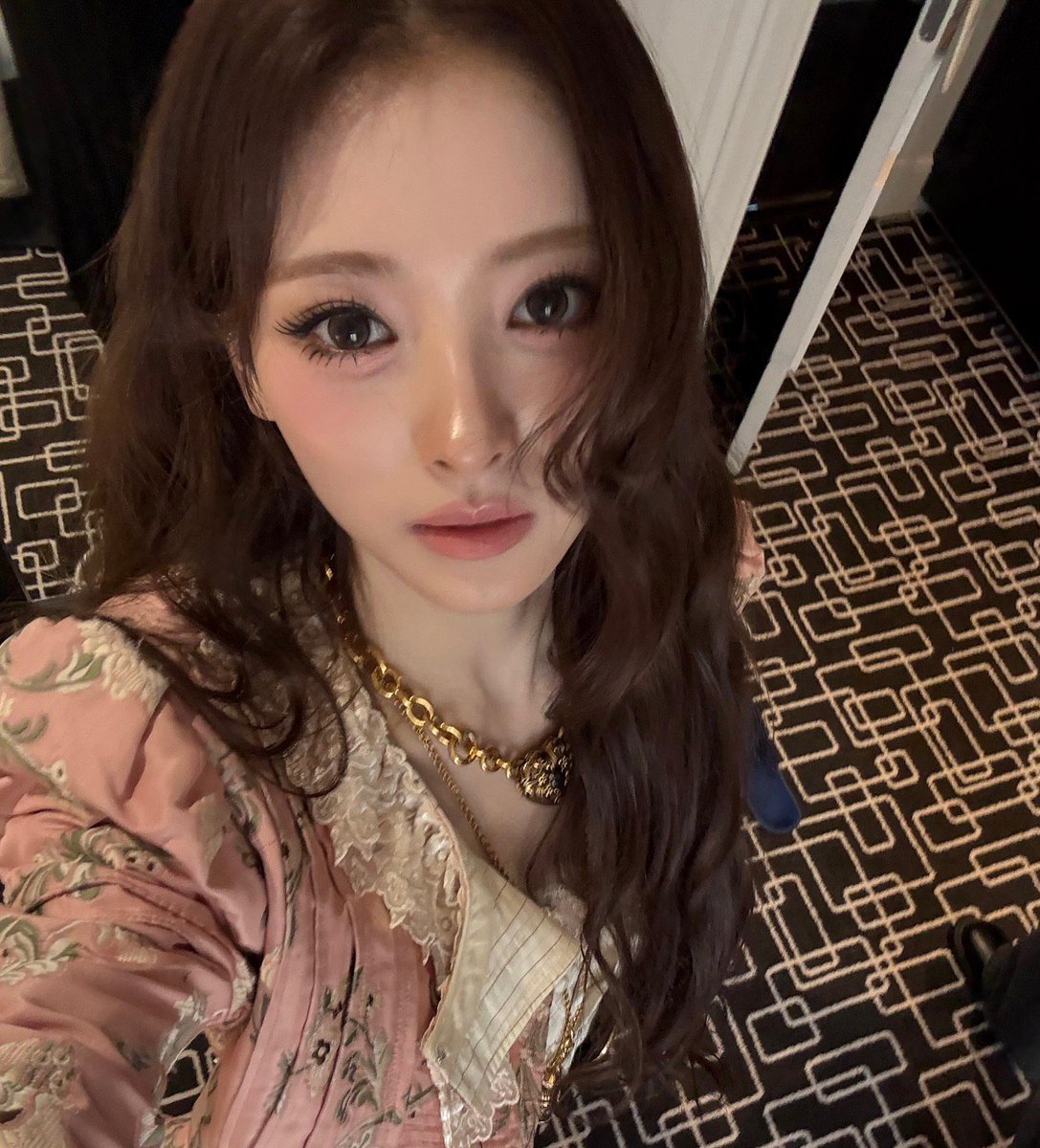 meovvpics's tweet image. 5th gen main visual